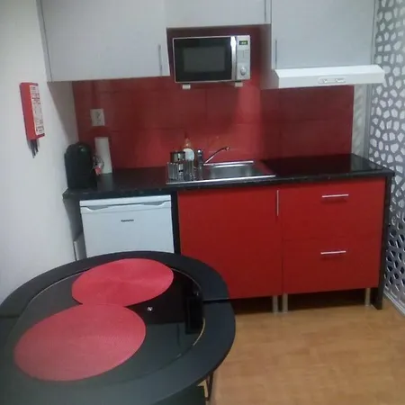 Апартаменты Metro-apartment Rnal Nº35375 Al-chamada A Rede Movel Nacional